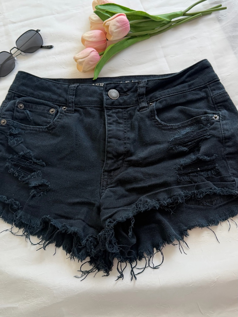 American Eagle Hi-Rise Festival Shorts Women’s 4 Black Distressed Denim Stretch